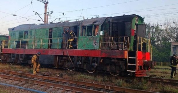Фото до матеріалу: Російські дрони влучили в залізничну інфраструктуру Дніпропетровщини: постраждав машиніст