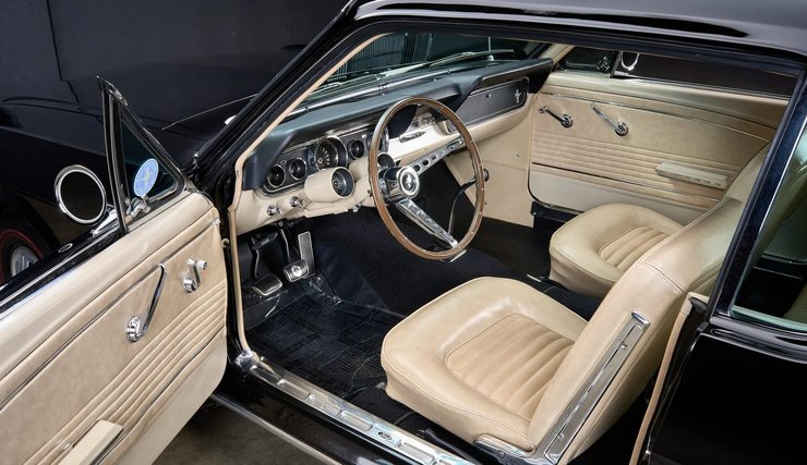 Фото до матеріалу: Рідкісний Ford T5 1966 року: європейський «близнюк» Mustang виставили на аукціон