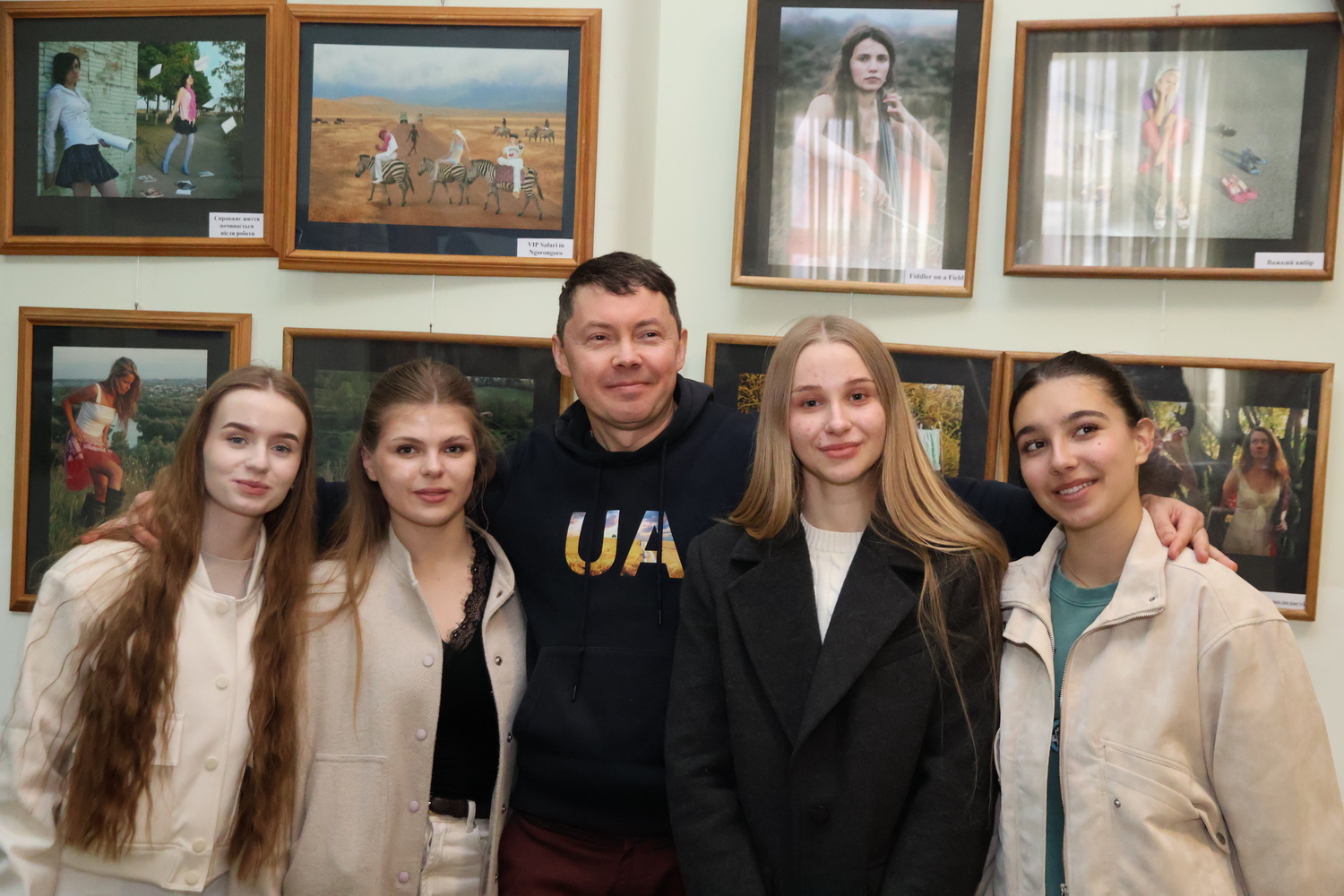 Фото до матеріалу: У Івано-Франківську відкрили фотовиставку Павла Кузика