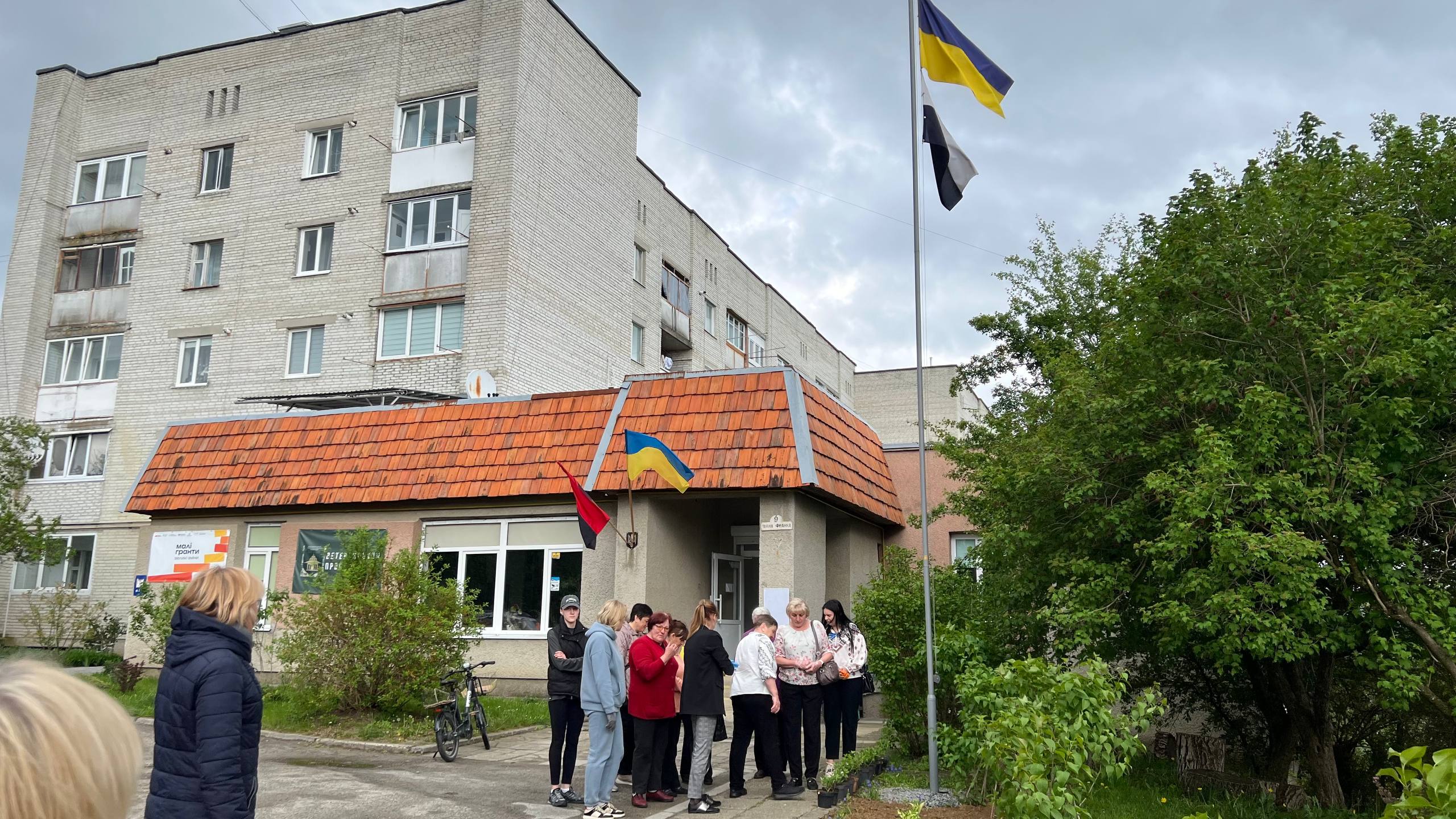 Фото до матеріалу: Матері зниклих безвісти захисників вшанували у Моршинській громаді