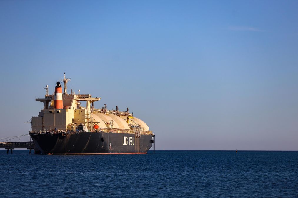Фото до матеріалу: ЄС стає залежним від США: як це пов'язано з газом