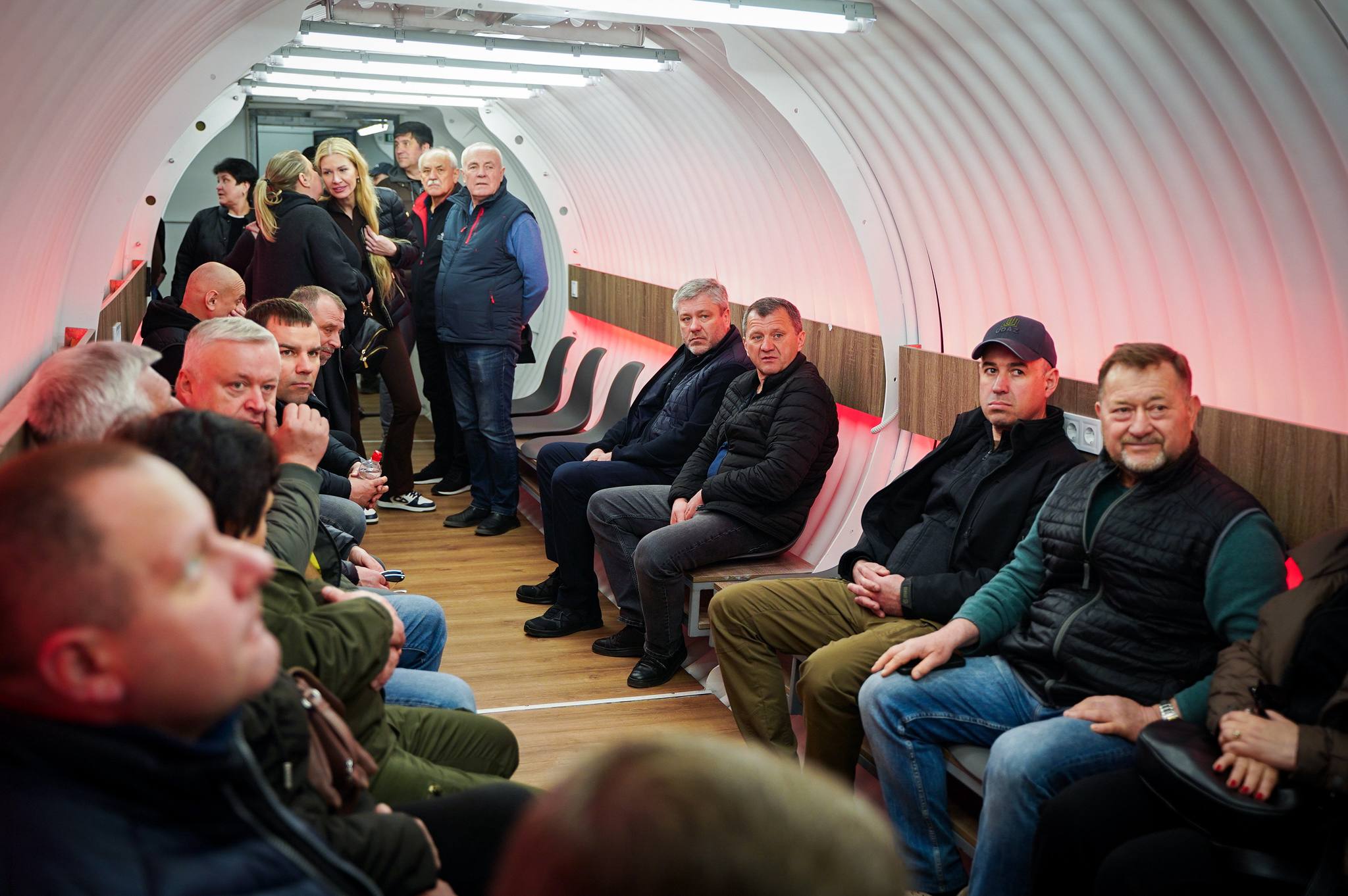 Фото до матеріалу: Відновлення Київщини: керівництво області провело нараду в Бородянці та висадило 6 тисяч дерев