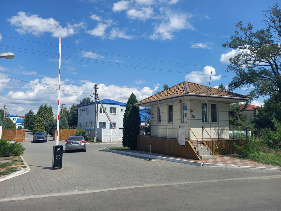 Фото до матеріалу: Село поза законом: мешканці «Город на озере» живуть без пільгового тарифу