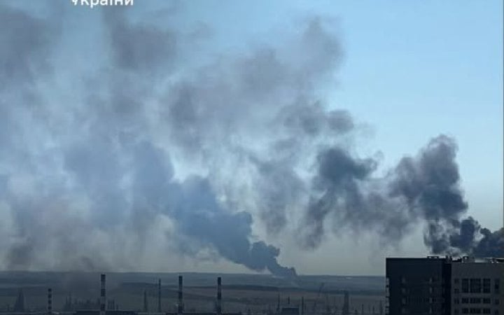 Фото до матеріалу: Сили оборони уразили російський НПЗ «Лукойл-Пермнефтеоргсинтез»