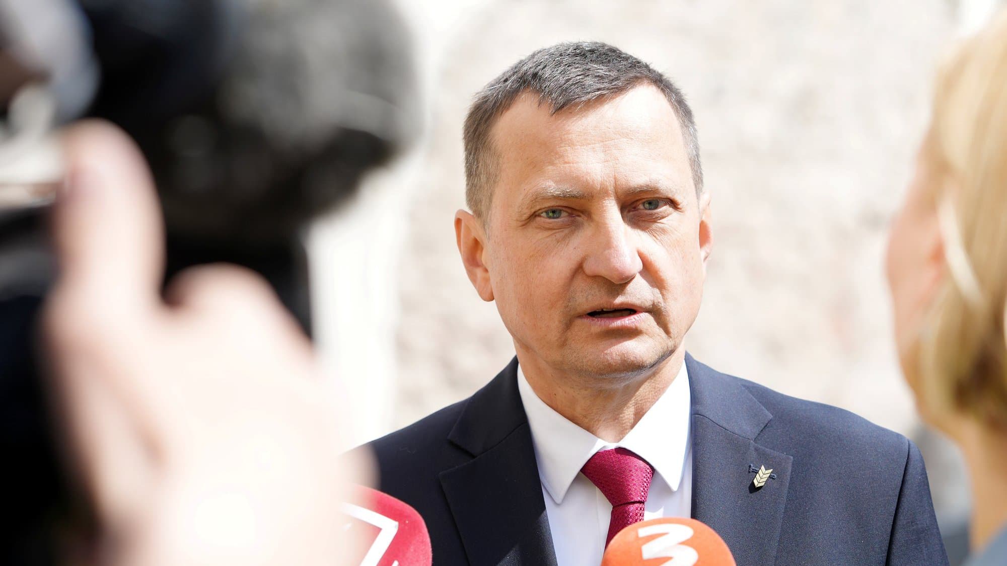 Фото до матеріалу: Латвія: колишнього міністра сільського господарства звільнили, він заперечує затримання