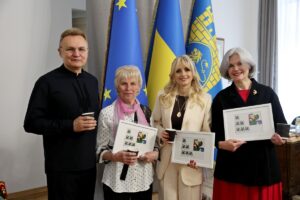 Фото до матеріалу: У Львові погасили спеціальну поштову марку