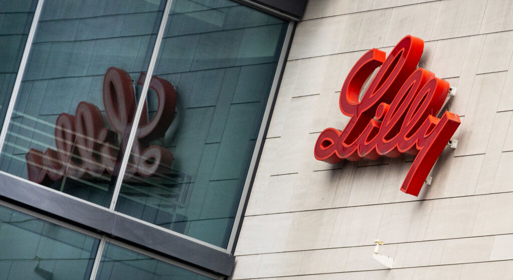 Фото до матеріалу: Eli Lilly інвестує $4,5 млрд у виробництво США: як це вплине на ринок ліків