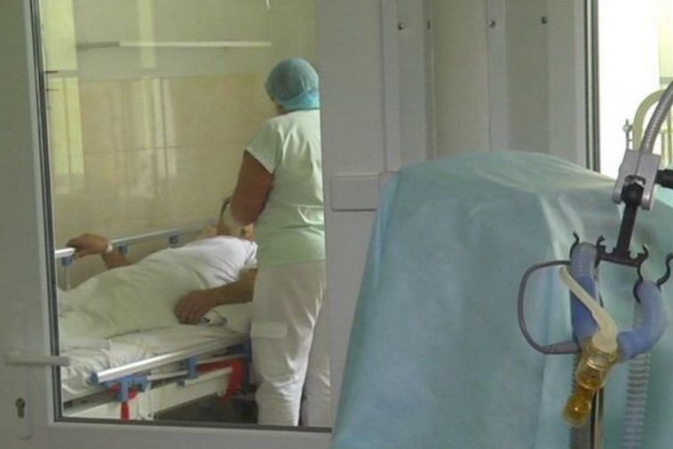 Фото до матеріалу: Ворог обстріляв Нікополь: пошкоджено супермаркет та п'ять житлових будинків