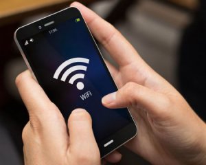 Фото до матеріалу: Чому перед сном вимикати Wi-Fi та мобільний інтернет на смартфоні корисно: пояснюємо