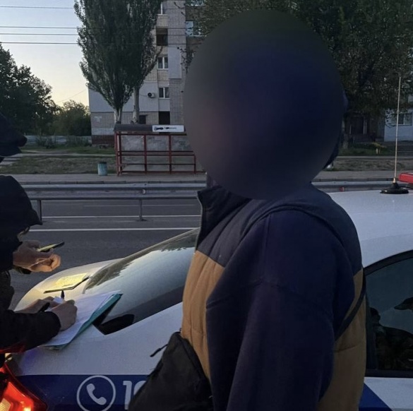 Фото до матеріалу: У Черкасах патрульні зафіксували два випадки виявлення наркотиків за добу