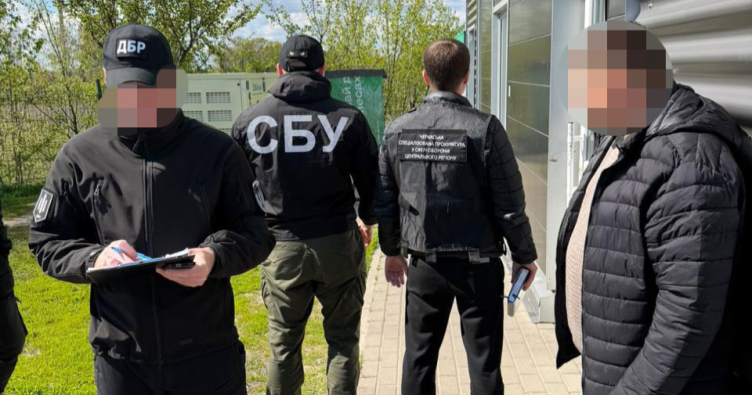 Фото до матеріалу: Прикордонника затримали за хабар у 5 тисяч доларів за втечу зі служби