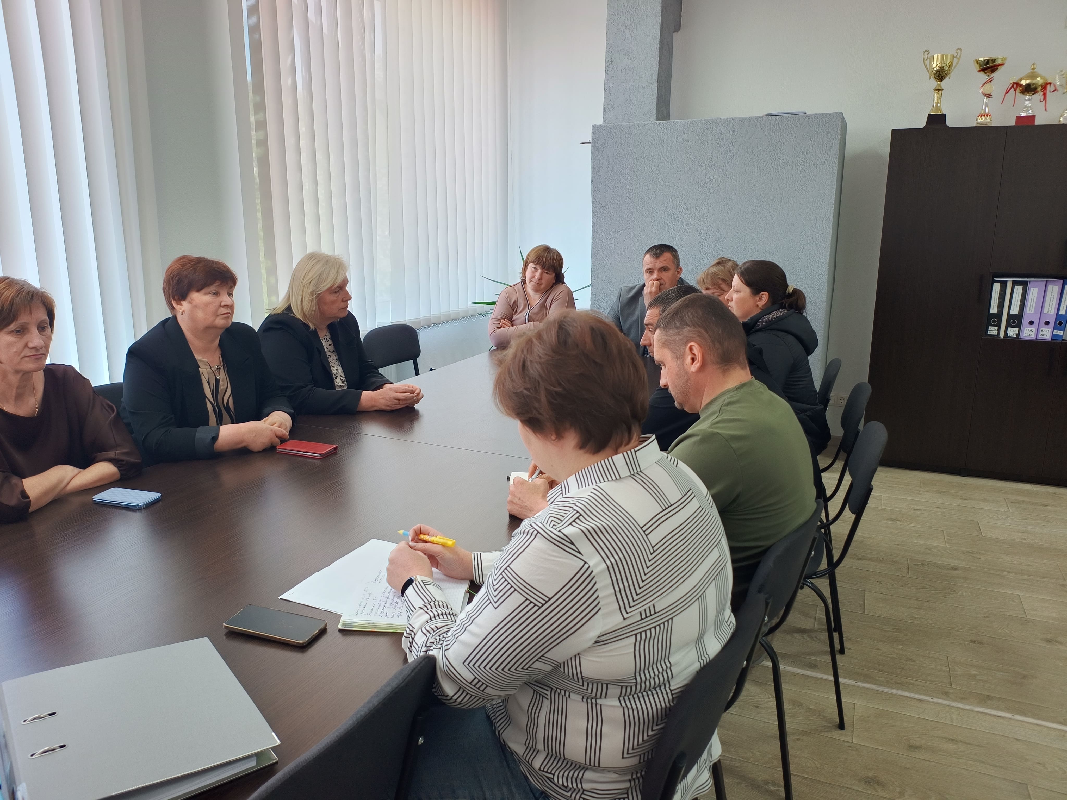 Фото до матеріалу: У Глухих заборонять навчання до 10 класу: батьки проти реформи освіти