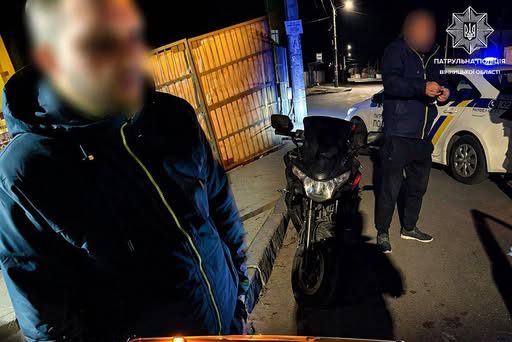 Фото до матеріалу: Вінниця: мотоцикліст Viper зупинений за кермом у стані сп'яніння