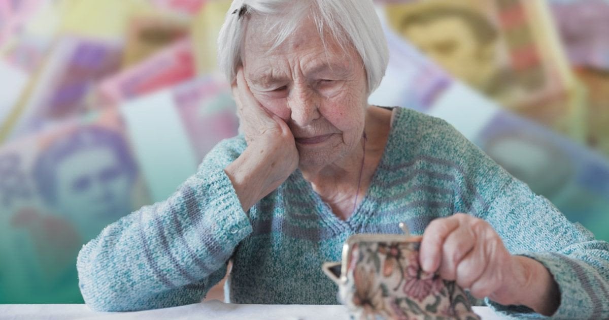 Фото до матеріалу: На Одещині побачили гігантського чорного жука: чи варто боятися