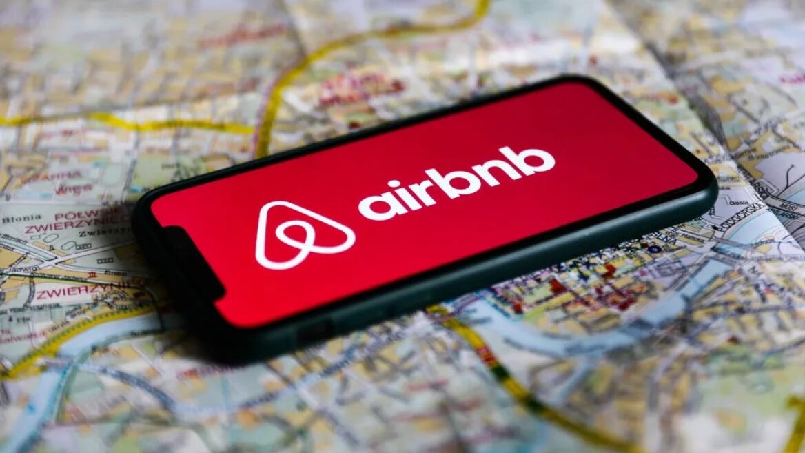 Фото до матеріалу: Airbnb: ШІ генерує 60% нового коду, але чат-боти ще не готові до бронювань
