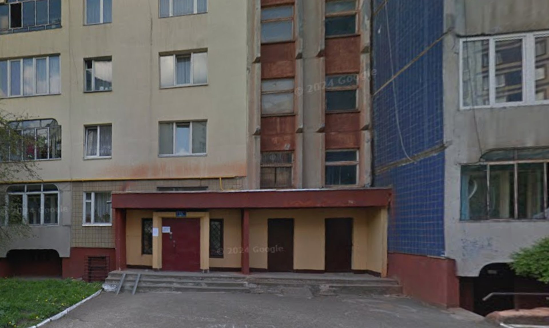 Фото до матеріалу: Трагедія на Сихові: військовослужбовець загинув, впавши з вікна восьмого поверху