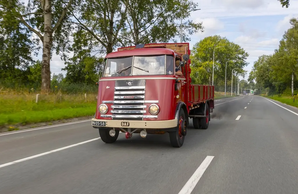 Фото до матеріалу: Кабмін спростив технічний огляд для міжнародних вантажівок: дві перевірки тепер одна
