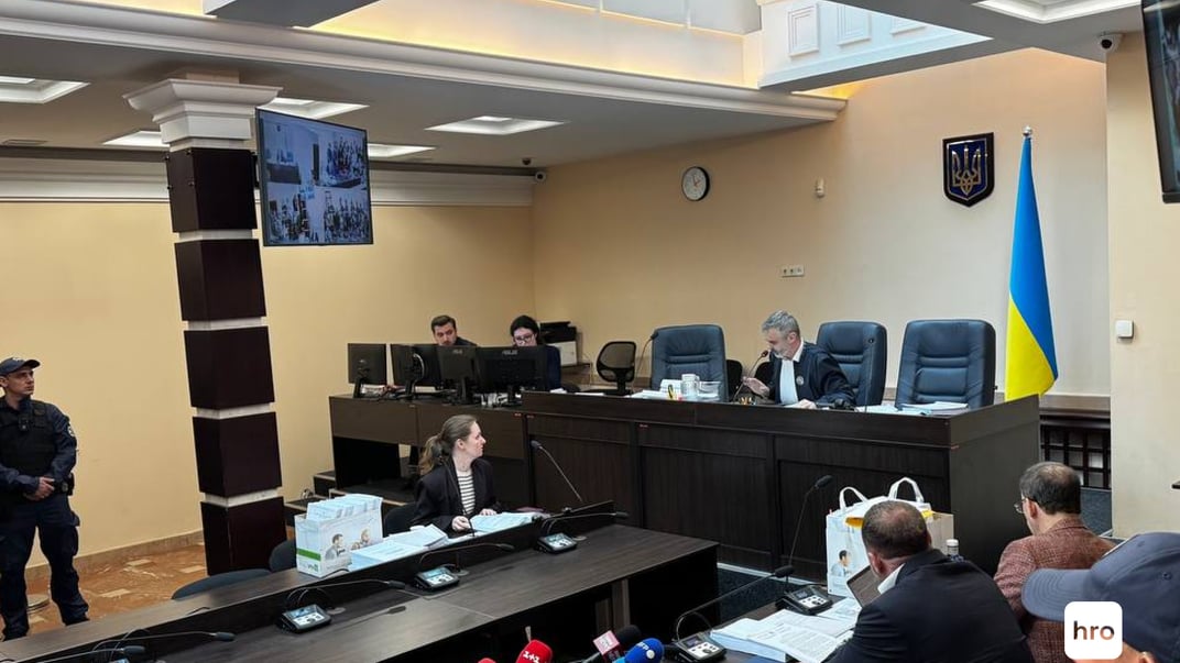 Фото до матеріалу: Слідство: особистий телефон для спілкування з Андрієм Єрмаком