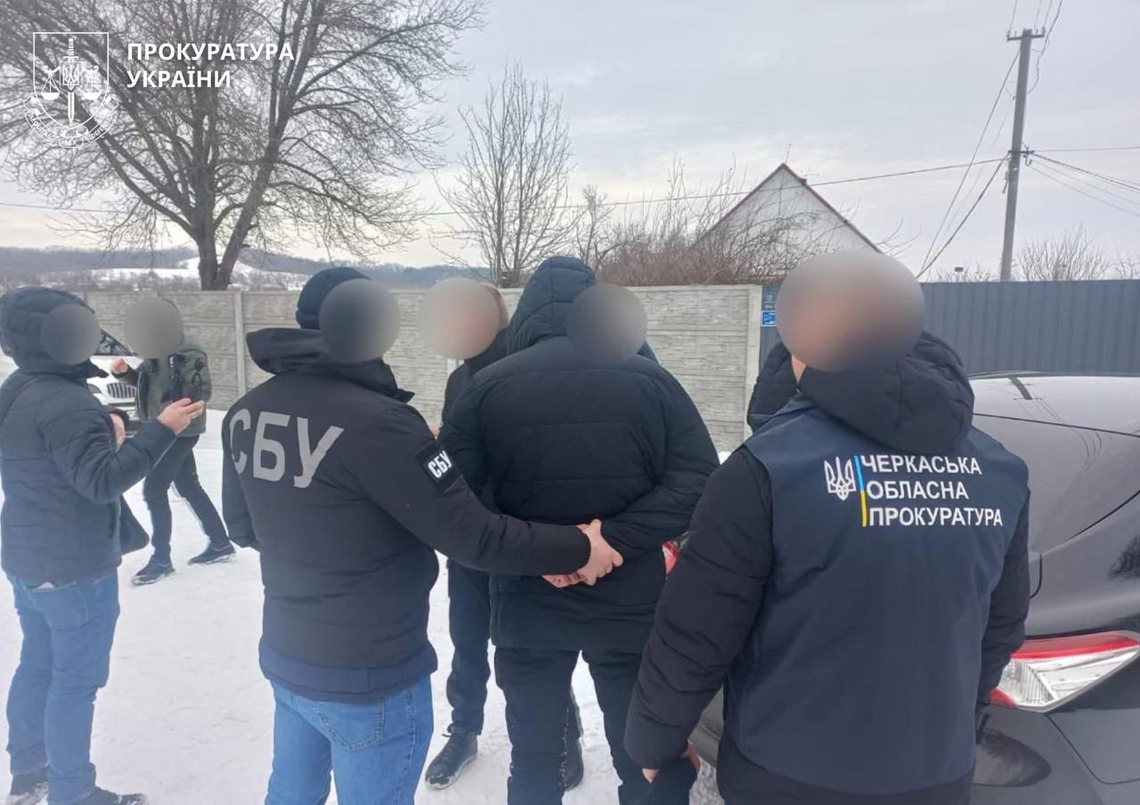Фото до матеріалу: На Черкащині судитимуть колишнього правоохоронця, який за 5 тисяч доларів обіцяв допомогти уникнути мобілізації