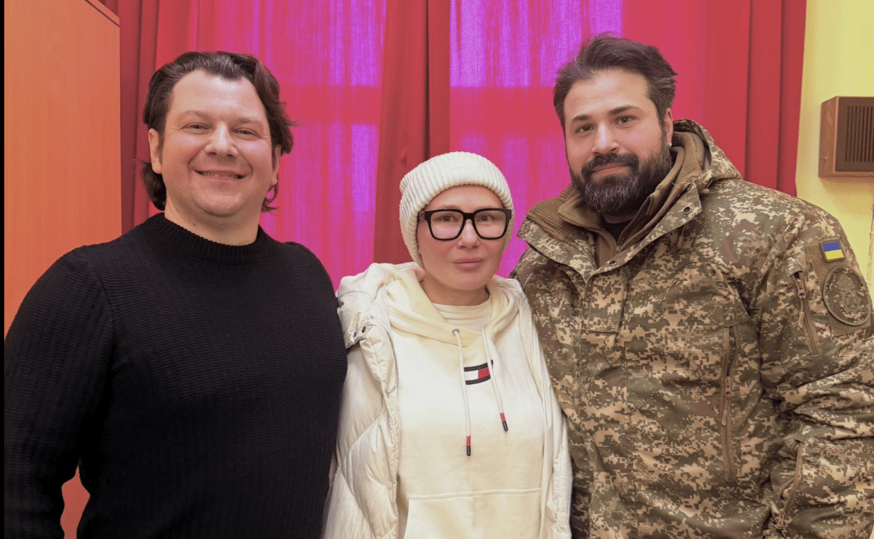 Фото до матеріалу: Як змінилася Олена Мозгова: від дружини Пономарьова до потужної продюсерки та волонтерки