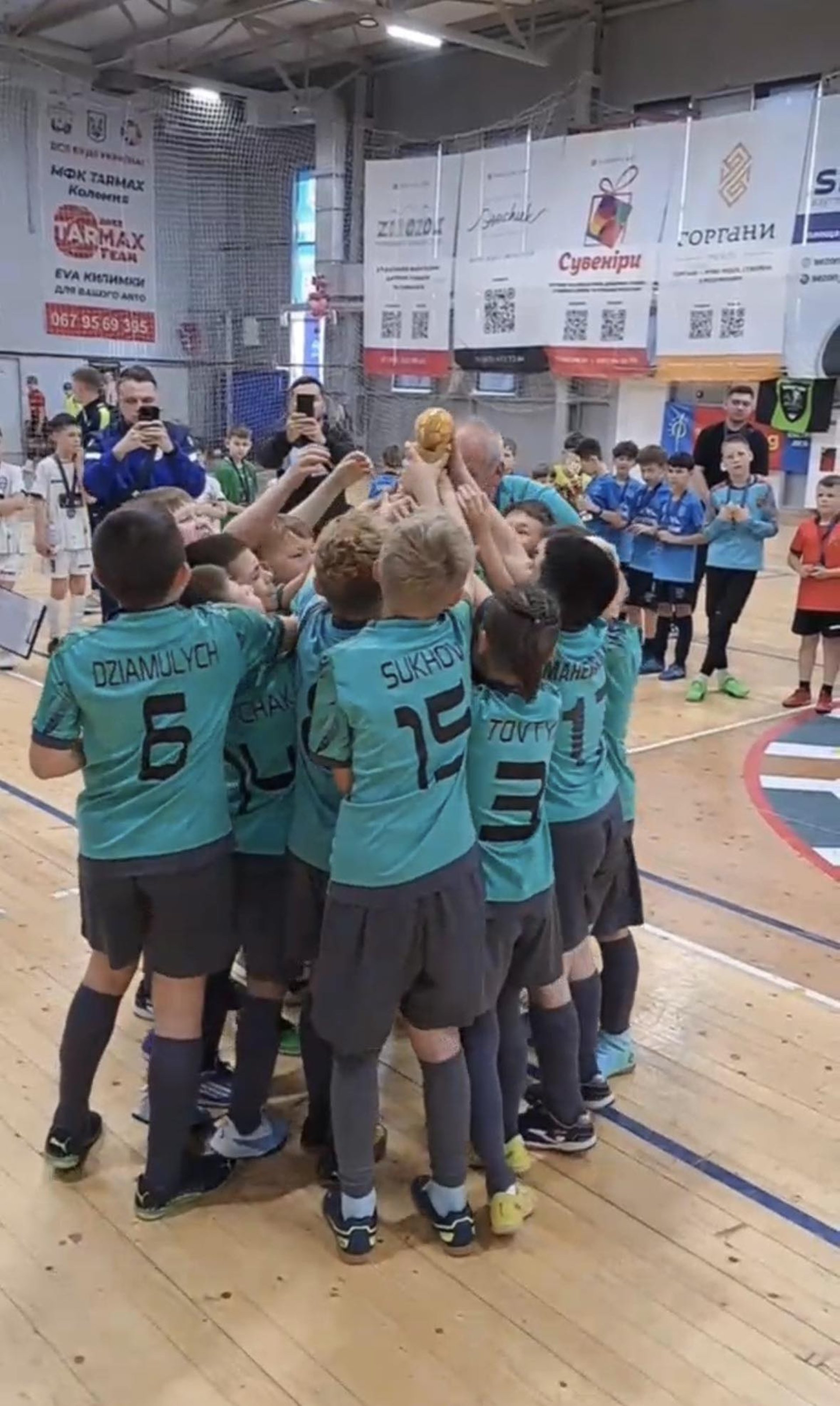 Фото до матеріалу: Мукачівські футзалісти стали віцечемпіонами України серед команд U-10