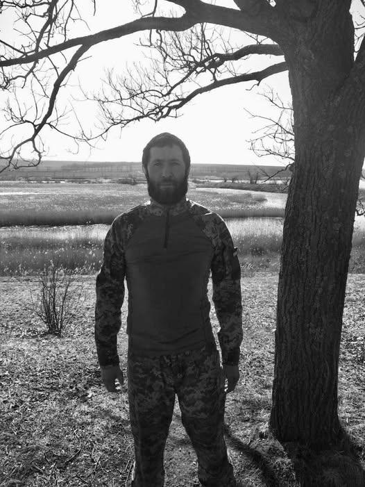 Фото до матеріалу: Коломия у жалобі: громада зустрічає полеглого оператора БпЛА Михайла Лісаченка