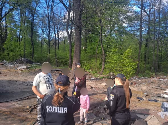 Фото до матеріалу: Поліція Калущини та Рогатинщини провела зустрічі з ромськими громадами