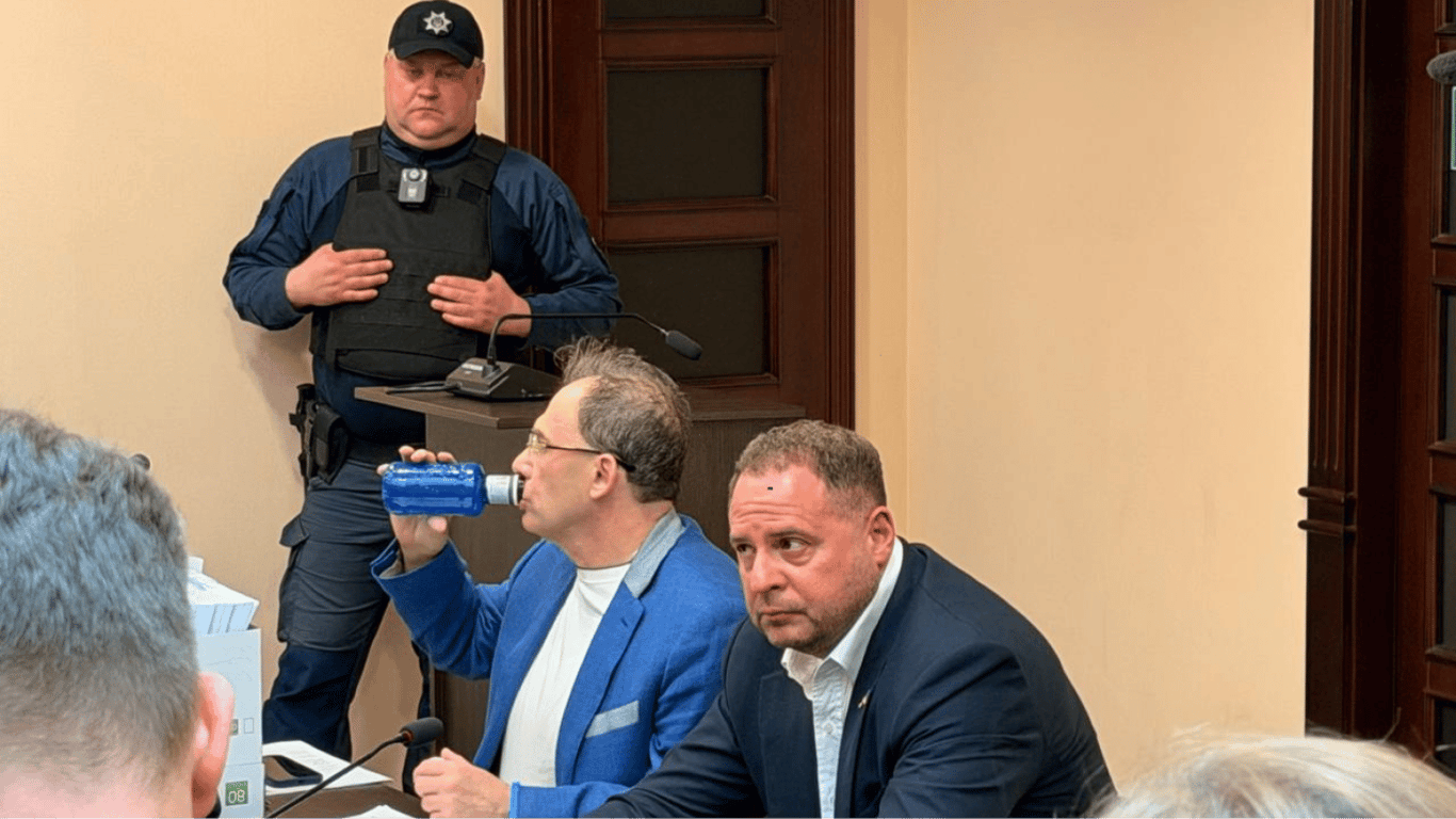 Фото до матеріалу: Суд уперше розглянув справу Андрія Єрмака: підсумки першого засідання
