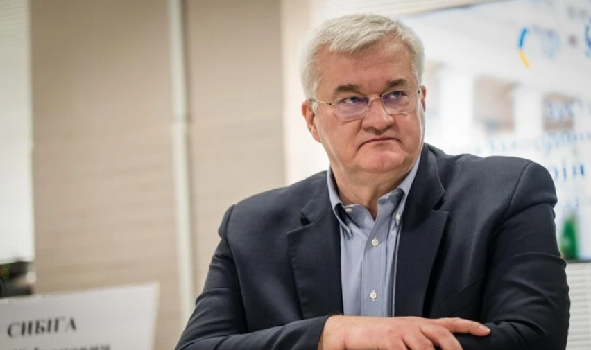 Фото до матеріалу: Україна хоче за допомогою ЄС домовитися з РФ про «аеропортне перемир’я», — Сибіга