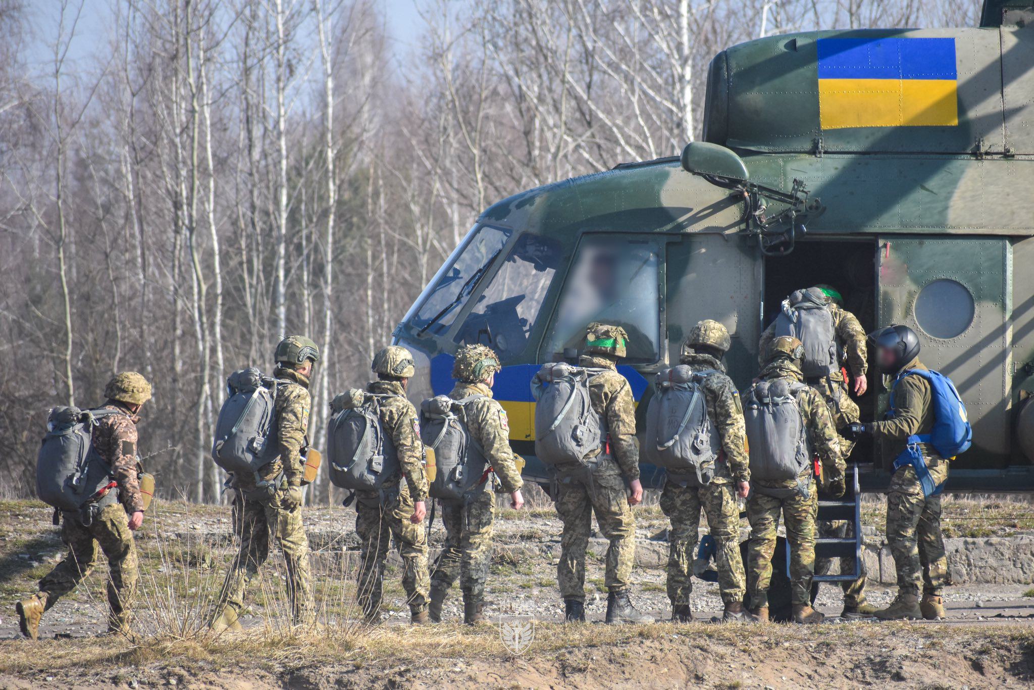 Фото до матеріалу: Залужний пропонує «розумну мобілізацію»: нова доктрина для тривалої війни
