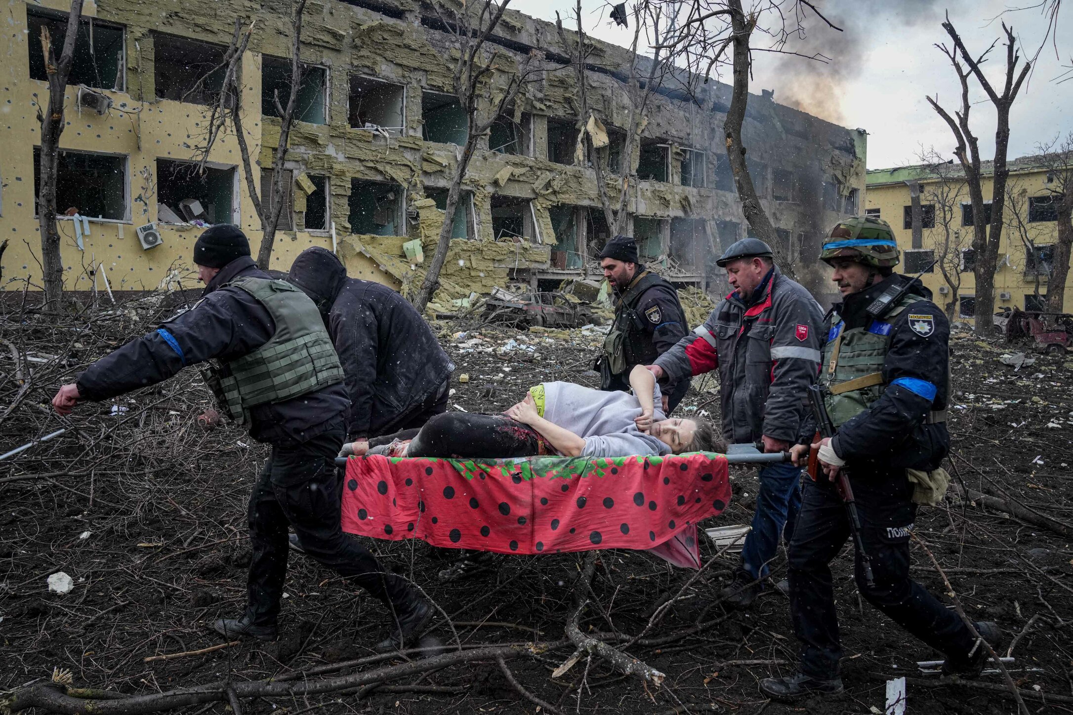 Фото до матеріалу: Фотограф Євген Малолєтка розповів про книгу про облогу Маріуполя