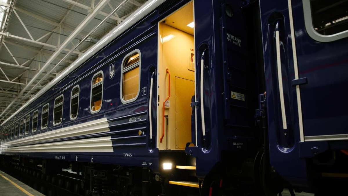 Фото до матеріалу: Укрзалізниця отримає 100 нових вагонів українського виробництва до 2028 року