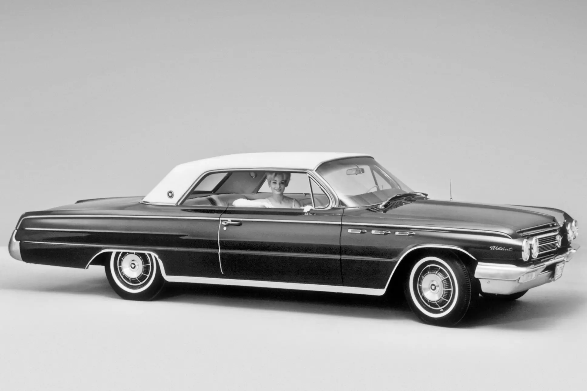 Фото до матеріалу: Класичний Buick Wildcat 1965 року буде експонувати на фестивалі Old Car Land у Києві