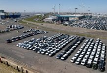 Фото до матеріалу: Ціни на нафту в США знову злетіли: барель коштує понад $105