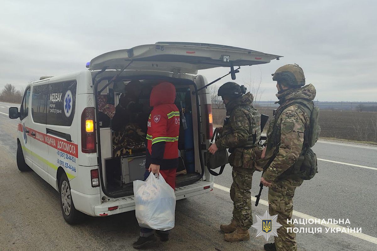 Фото до матеріалу: Колишній студент евакував із Нікополя свою викладачку