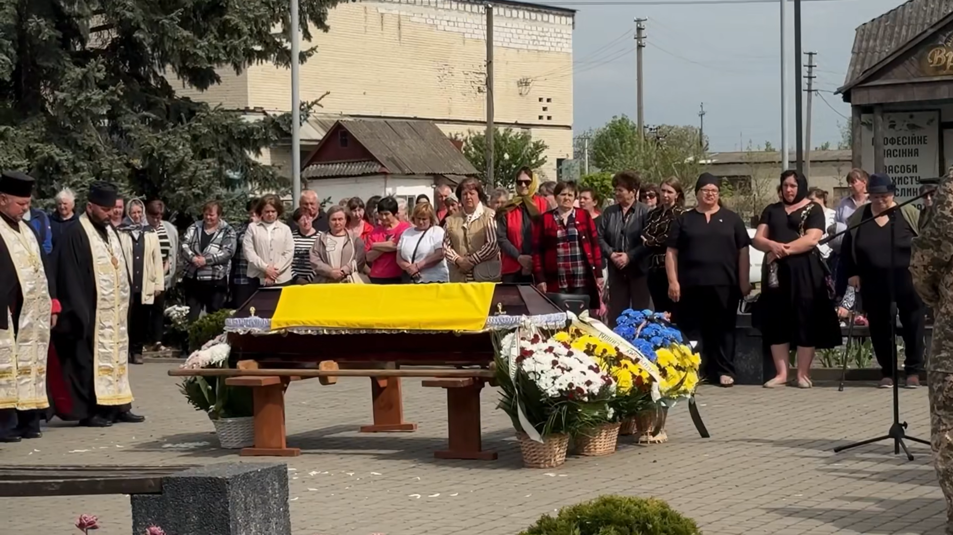 Фото до матеріалу: Сергія Носуліча поховали в Шацьку та Світязі з військовими почестями