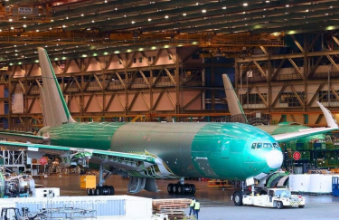 Фото до матеріалу: Boeing представив новий вантажний літак 777-8F з великою дальністю