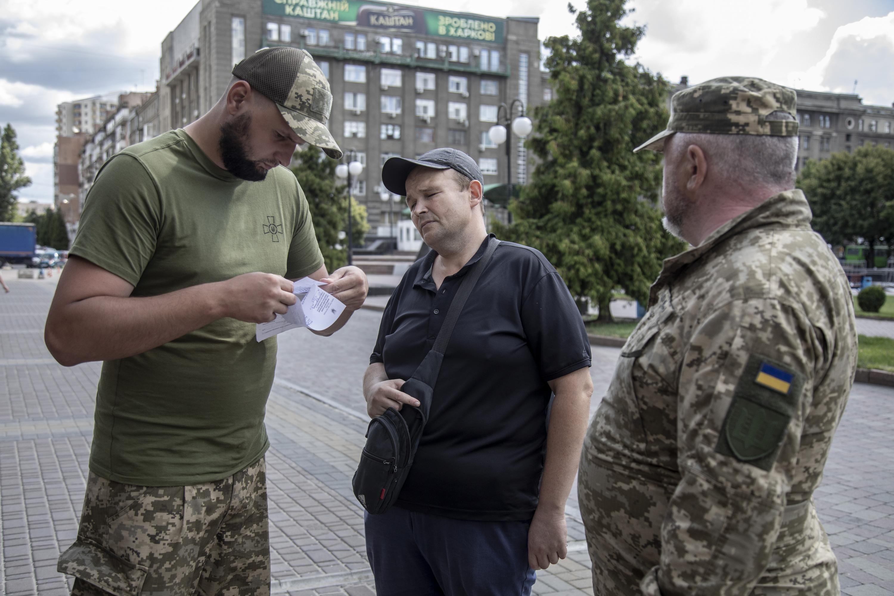 Фото до матеріалу: Коли ТЦК знімають чоловіків з розшуку: умови та пояснення адвоката