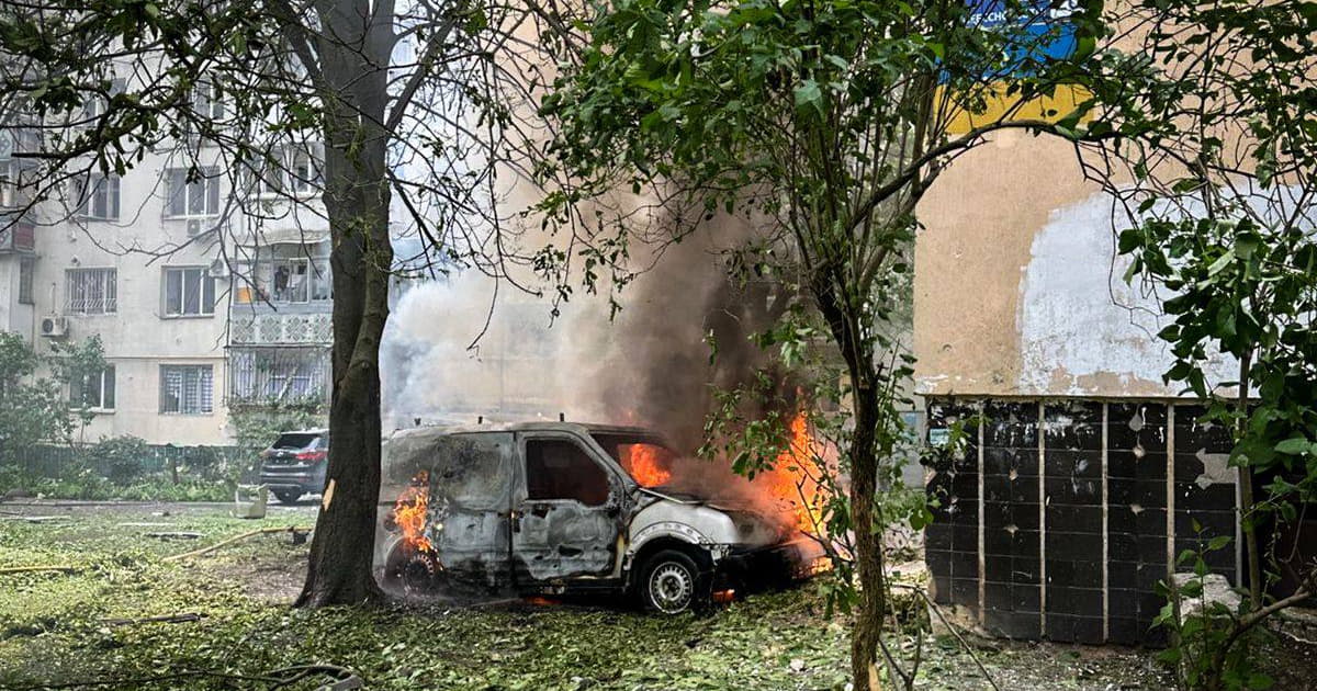 Фото до матеріалу: Угорщина вперше засудила Росію, Трамп у Китаї, розпад коаліції у Латвії: новини дня