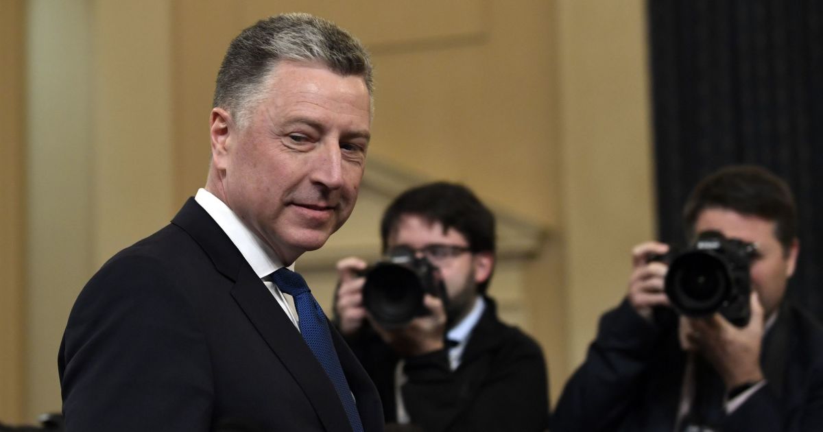 Фото до матеріалу: Можете не виїхати за кордон: коли дитячий паспорт стає недійсним — важливе попередження