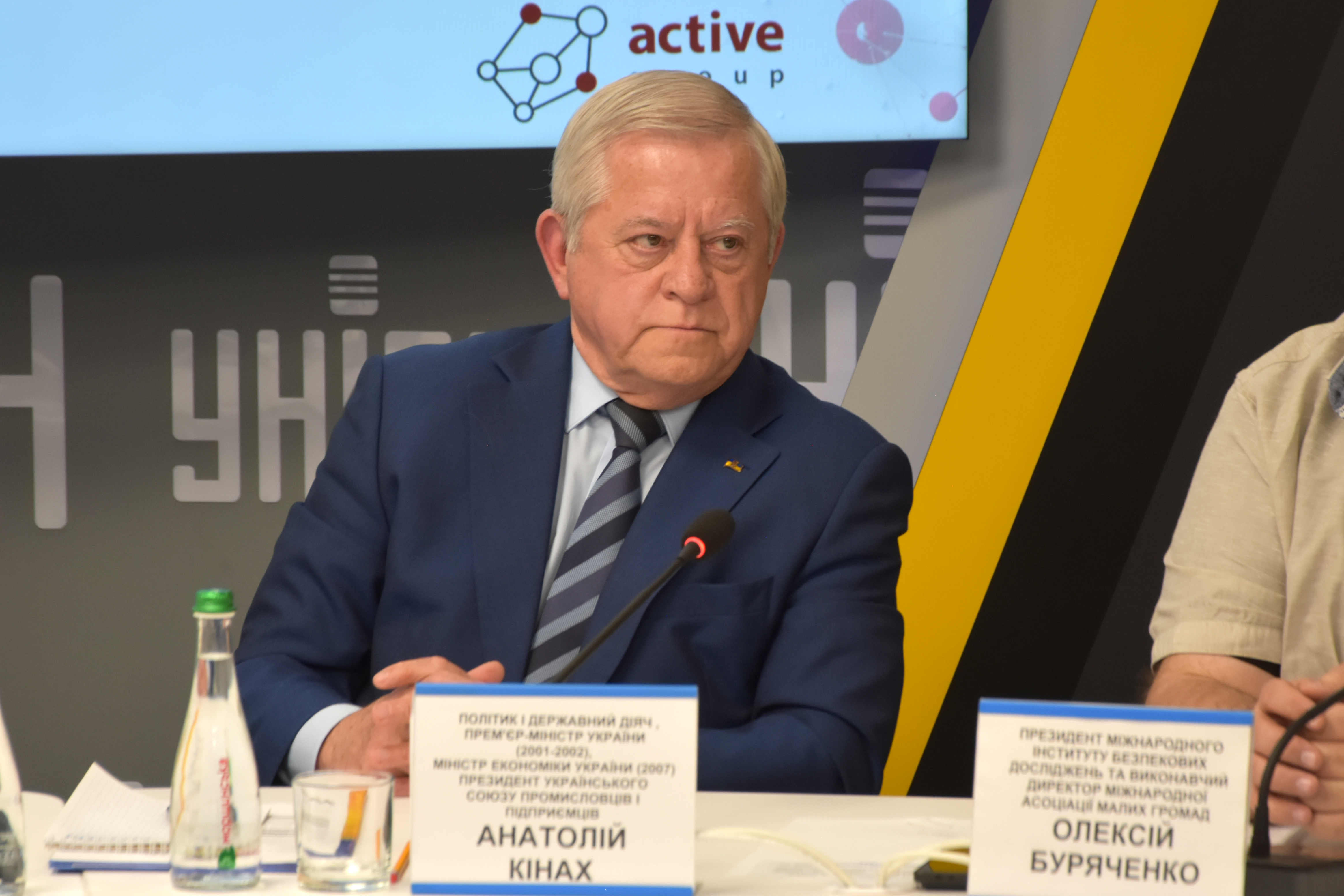 Фото до матеріалу: Кінах про безпрецедентний дисбаланс: Україна фактично фінансує робочі місця за кордоном