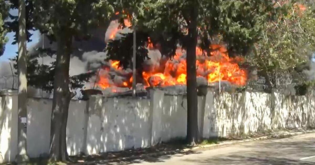 Фото до матеріалу: У Туапсе після атаки на НПЗ зафіксували масштабні пожежі та розлив нафтопродуктів