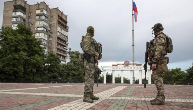 Фото до матеріалу: Українці з 22 країн об'єдналися навколо традиції вибійки рушників