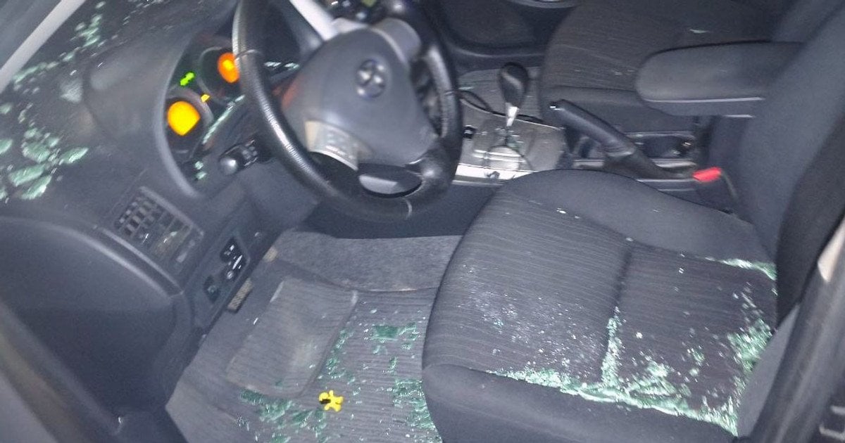 Фото до матеріалу: У Києві сталася стрілянина: невідомий відкрив вогонь по авто з жінкою та дитиною