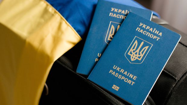 Фото до матеріалу: Які права та грошову допомогу отримують усиновлювачі в Україні у 2016 році