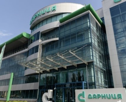 Фото до матеріалу: Фармацевтична компанія «Дарниця» увійшла до топ-2 приватних інвесторів України за час війни