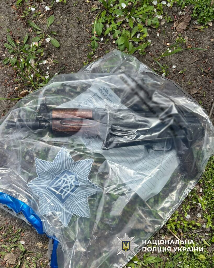 Фото до матеріалу: На Черкащині викрили канал нелегального збуту зброї: затримали продавця та вилучили арсенал