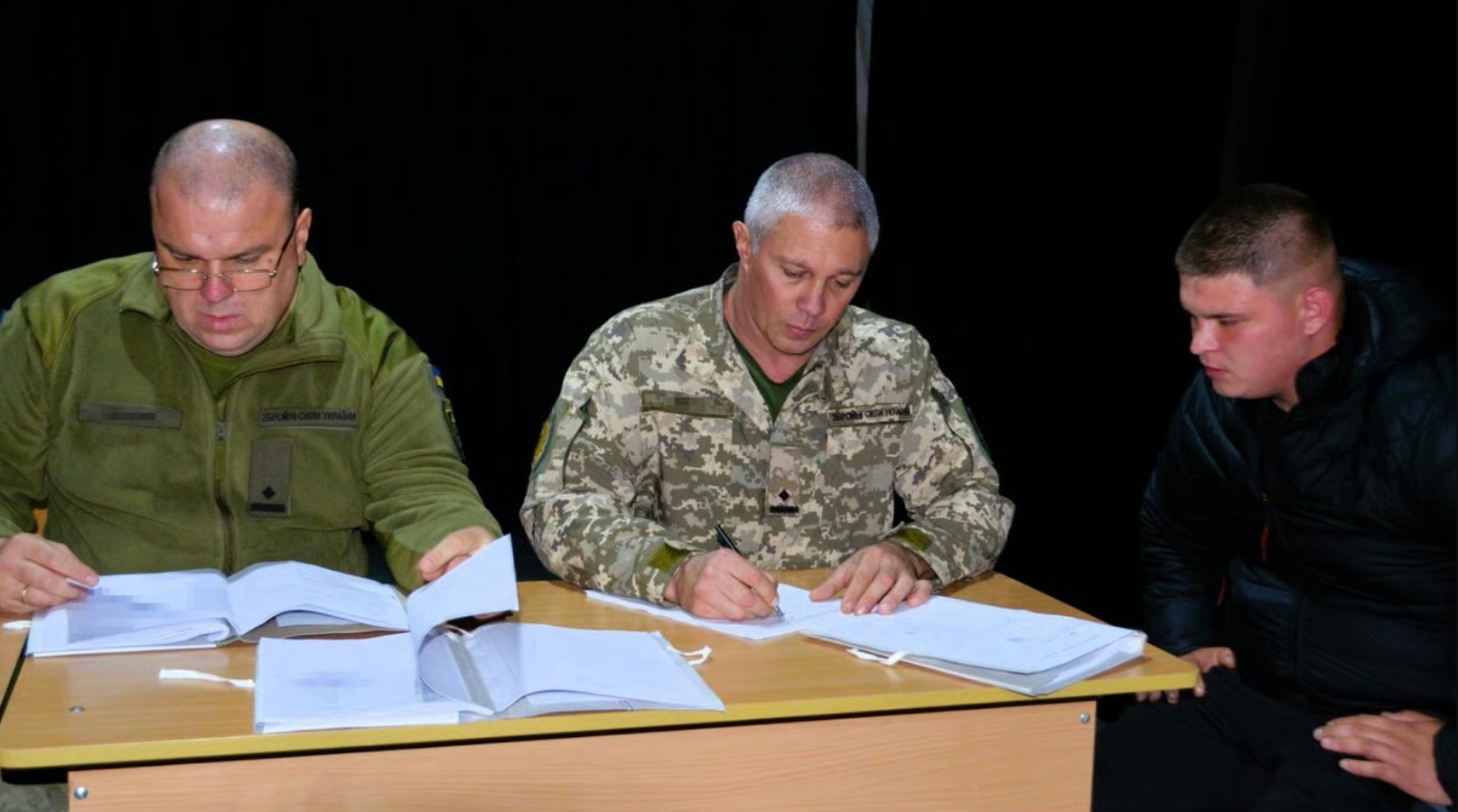 Фото до матеріалу: Трясе і чоловіків, і ТЦК: бронею займатиметься штучний інтелект — подробиці