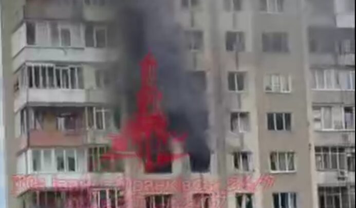 Фото до матеріалу: Російський дрон влучив у житловий будинок у Івано-Франківську: є поранені