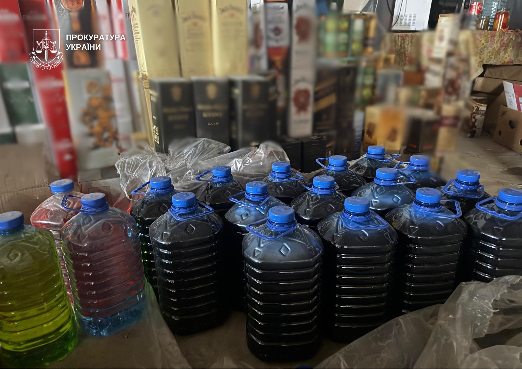 Фото до матеріалу: Київський підпільний цех з фальсифікованого алкоголю ліквідовано